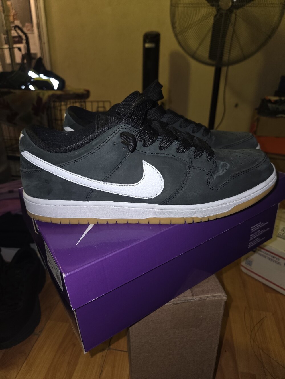 sz 13 nike sb black gum